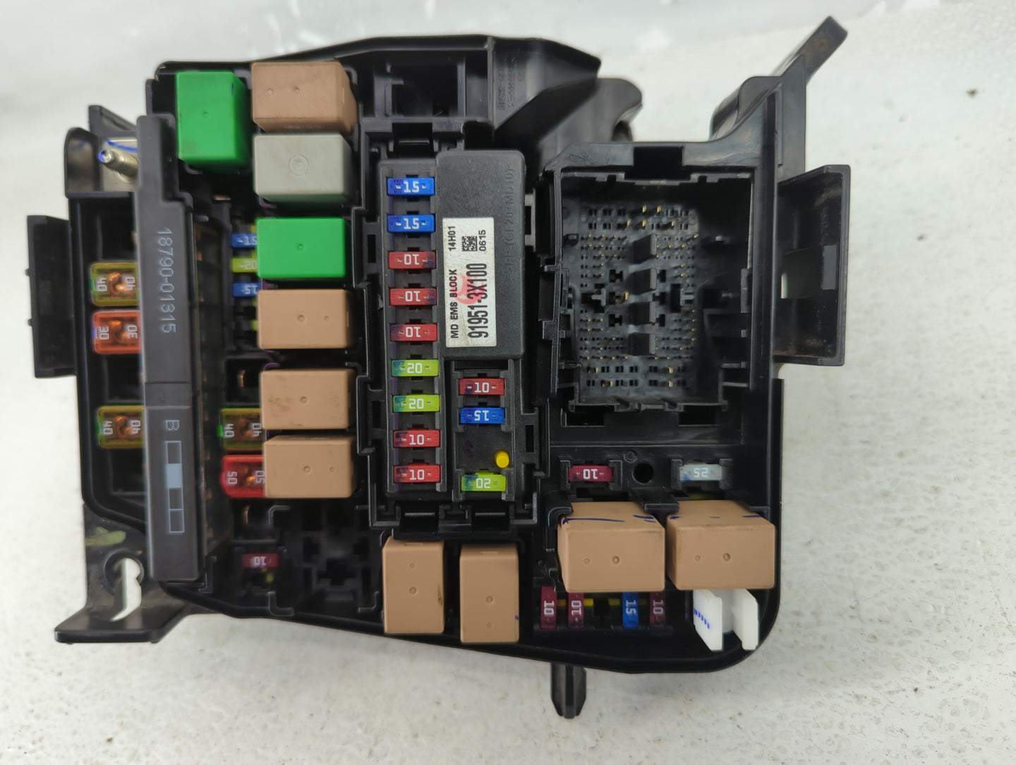 2014-2016 Hyundai Elantra Fusebox Fuse Box Panel Relay Module P/N:91951-3X710 Fits Fits 2014 2015 2016 OEM Used Auto Parts -