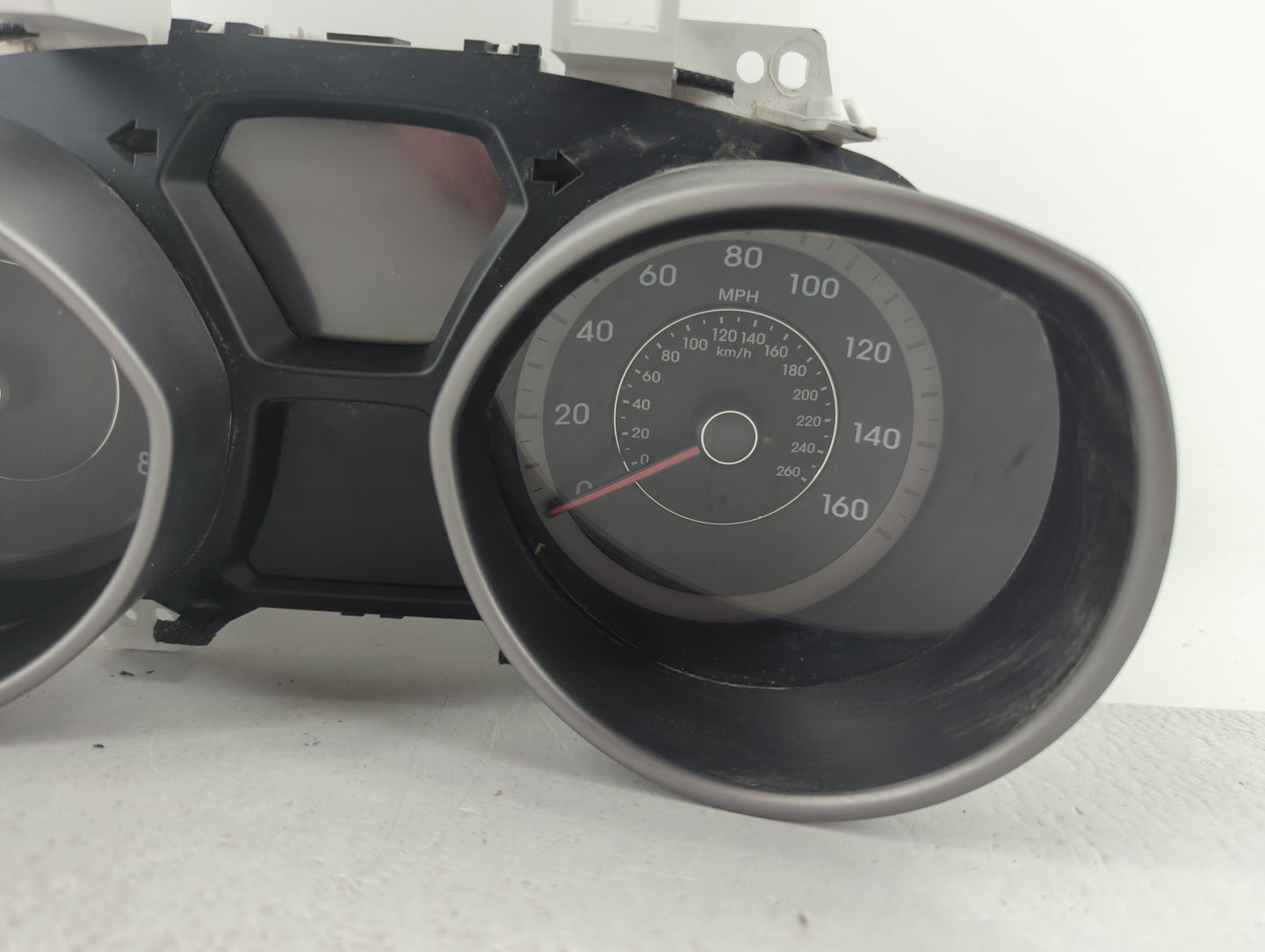 2014-2016 Hyundai Elantra Instrument Cluster Speedometer Gauges P/N:94004-3X210 Fits Fits 2014 2015 2016 OEM Used Auto Parts