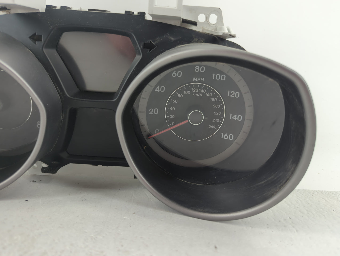 2014-2016 Hyundai Elantra Instrument Cluster Speedometer Gauges P/N:94004-3X210 Fits Fits 2014 2015 2016 OEM Used Auto Parts