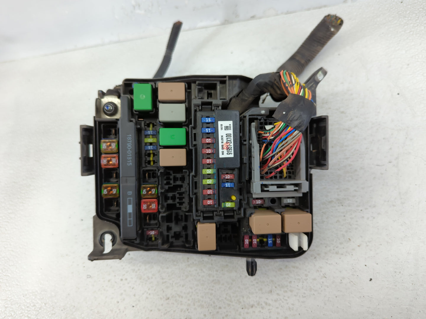 2014-2016 Hyundai Elantra Fusebox Fuse Box Panel Relay Module P/N:91951-3X710 Fits Fits 2014 2015 2016 OEM Used Auto Parts -