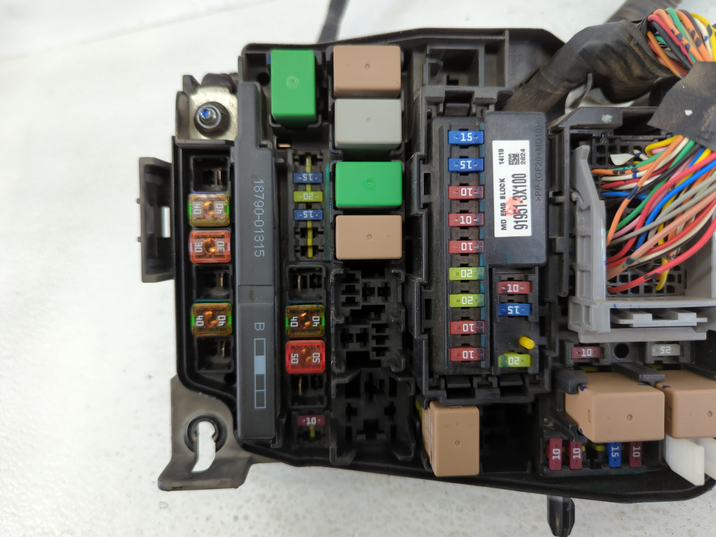 2014-2016 Hyundai Elantra Fusebox Fuse Box Panel Relay Module P/N:91951-3X710 Fits Fits 2014 2015 2016 OEM Used Auto Parts -