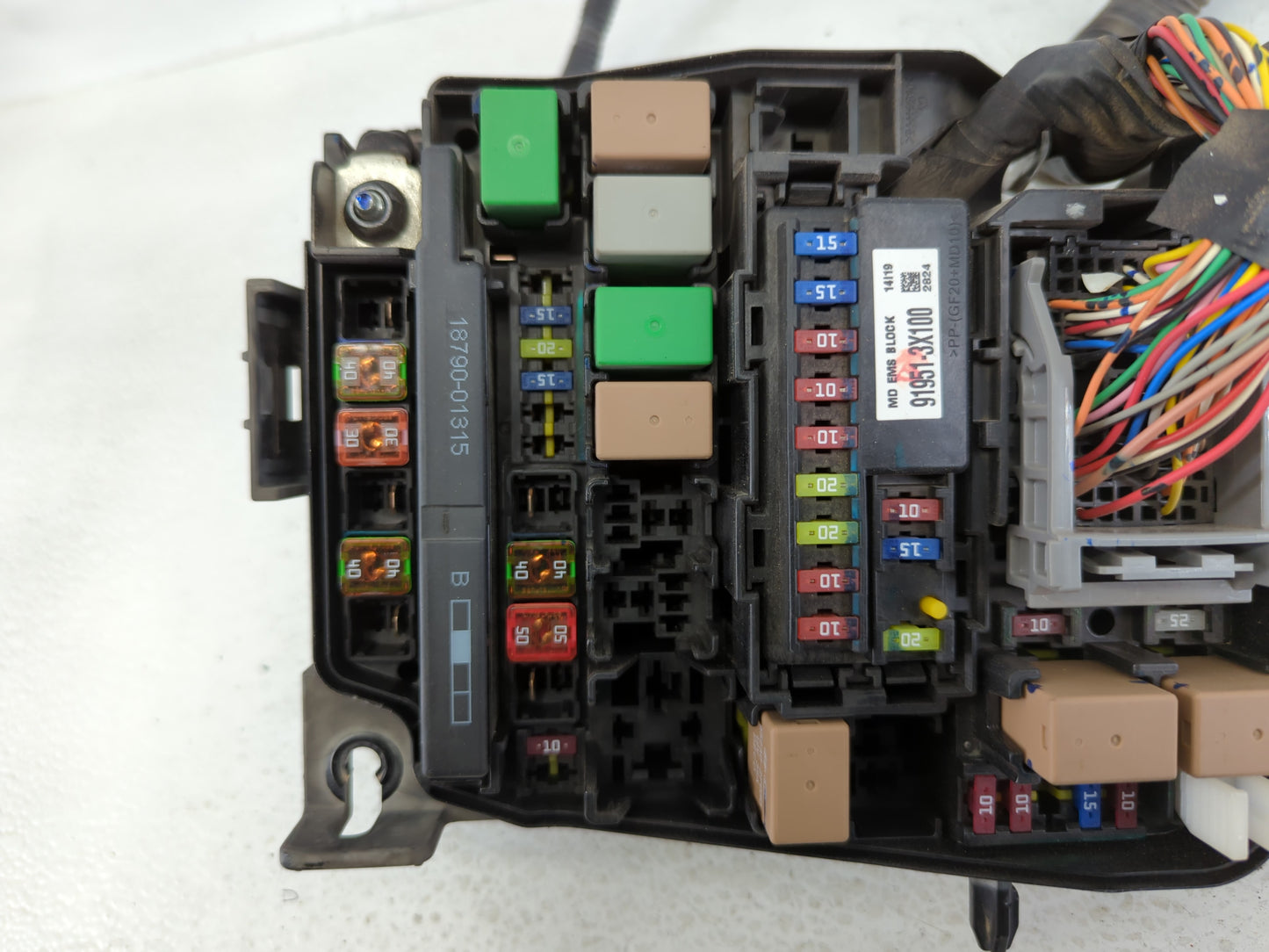 2014-2016 Hyundai Elantra Fusebox Fuse Box Panel Relay Module P/N:91951-3X710 Fits Fits 2014 2015 2016 OEM Used Auto Parts -