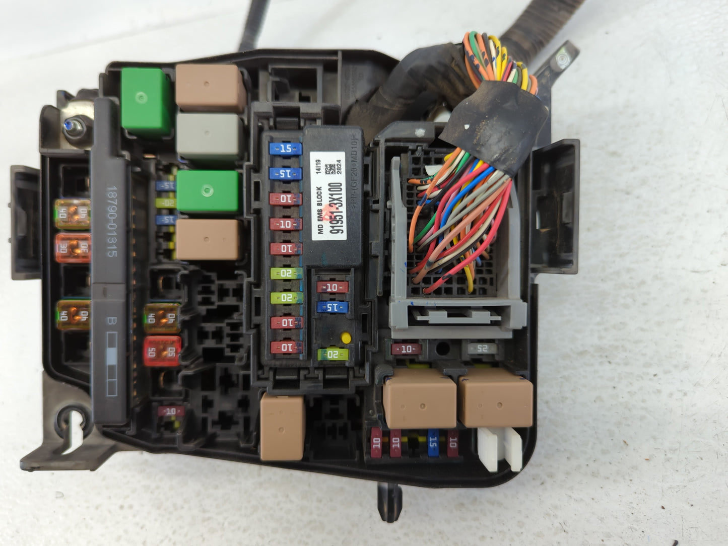 2014-2016 Hyundai Elantra Fusebox Fuse Box Panel Relay Module P/N:91951-3X710 Fits Fits 2014 2015 2016 OEM Used Auto Parts -