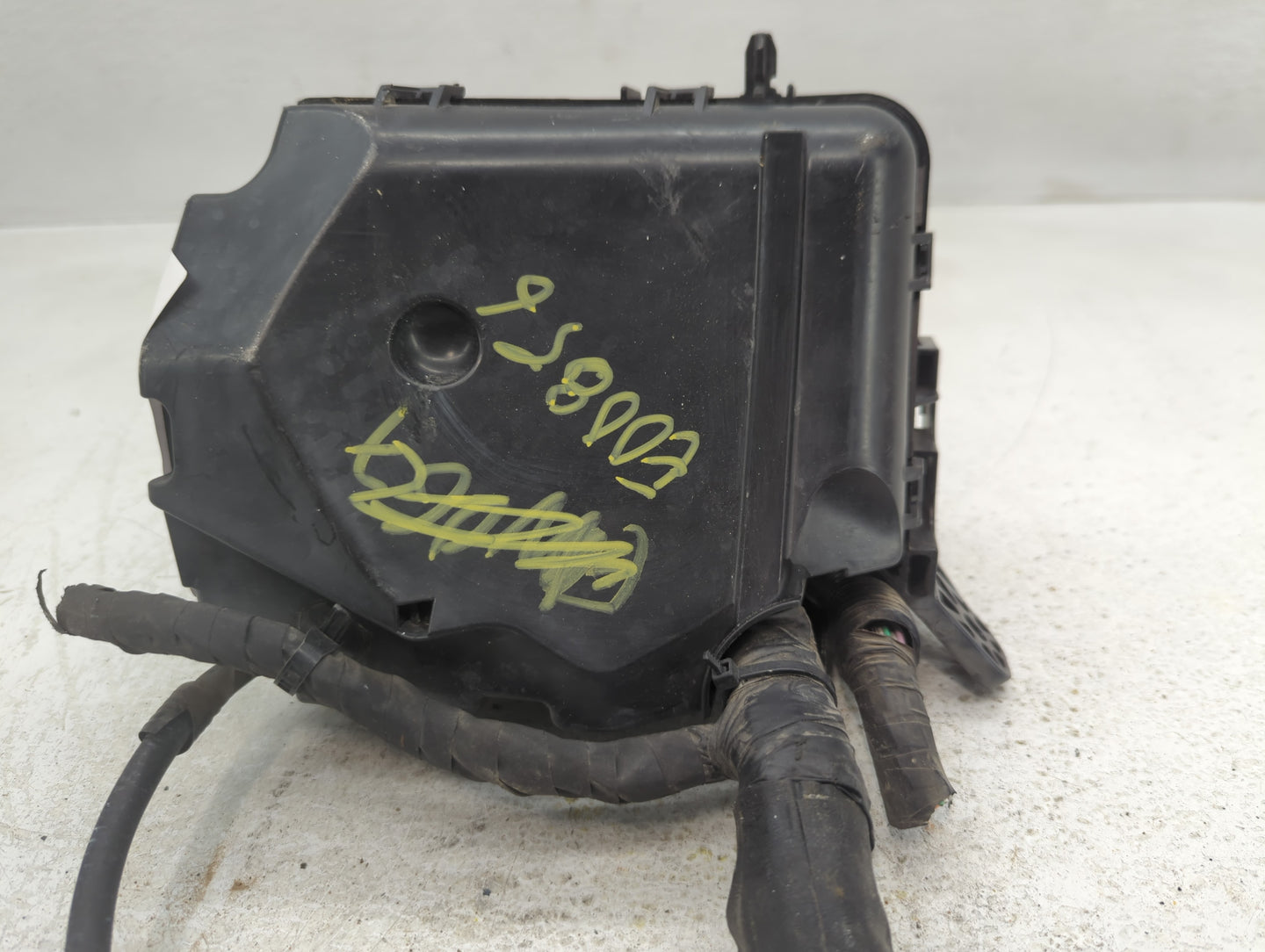 2014-2015 Hyundai Elantra Fusebox Fuse Box Panel Relay Module P/N:91950-A5712 Fits Fits 2014 2015 OEM Used Auto Parts - Oemu