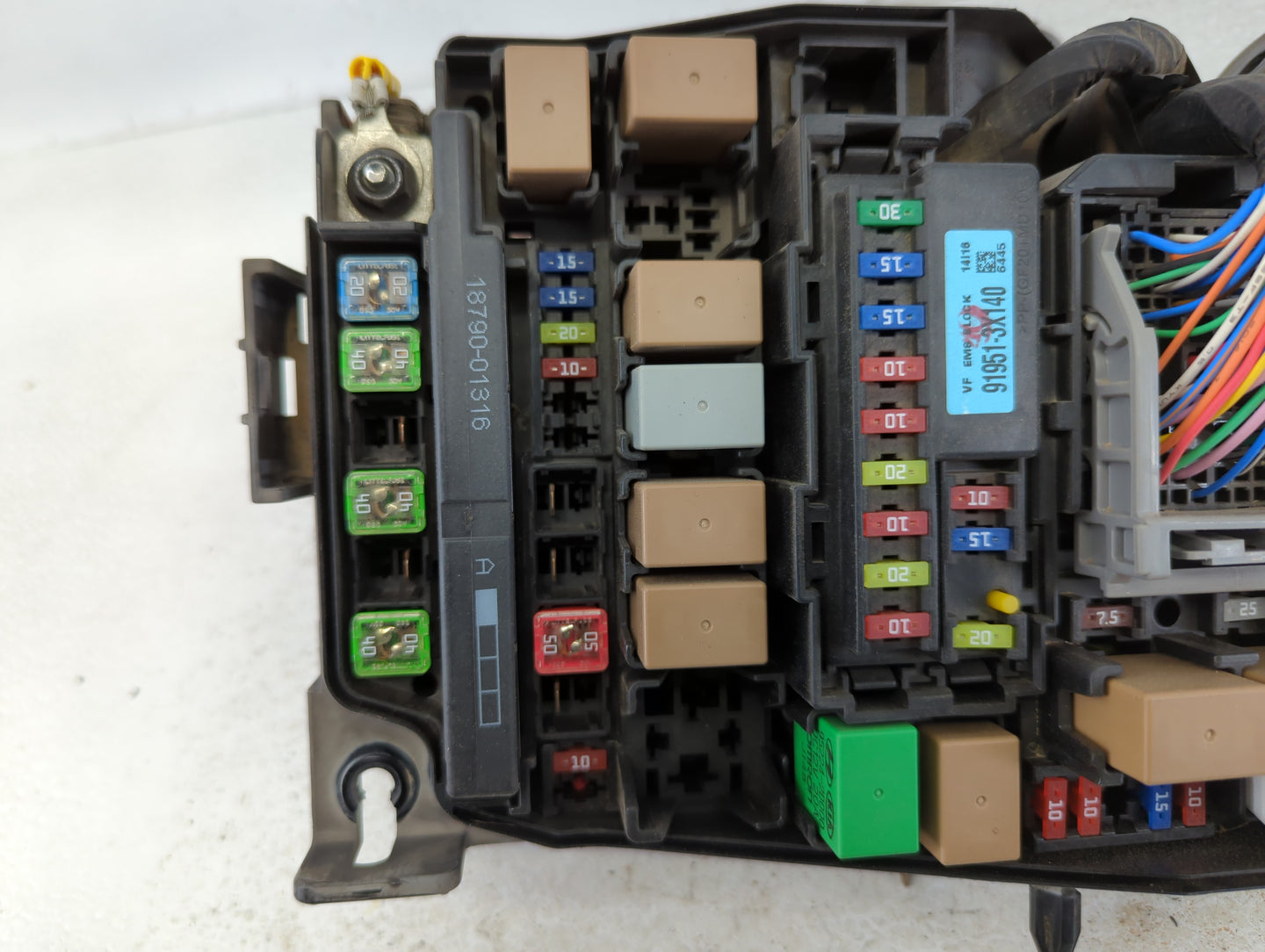 2014-2015 Hyundai Elantra Fusebox Fuse Box Panel Relay Module P/N:91950-A5712 Fits Fits 2014 2015 OEM Used Auto Parts - Oemu