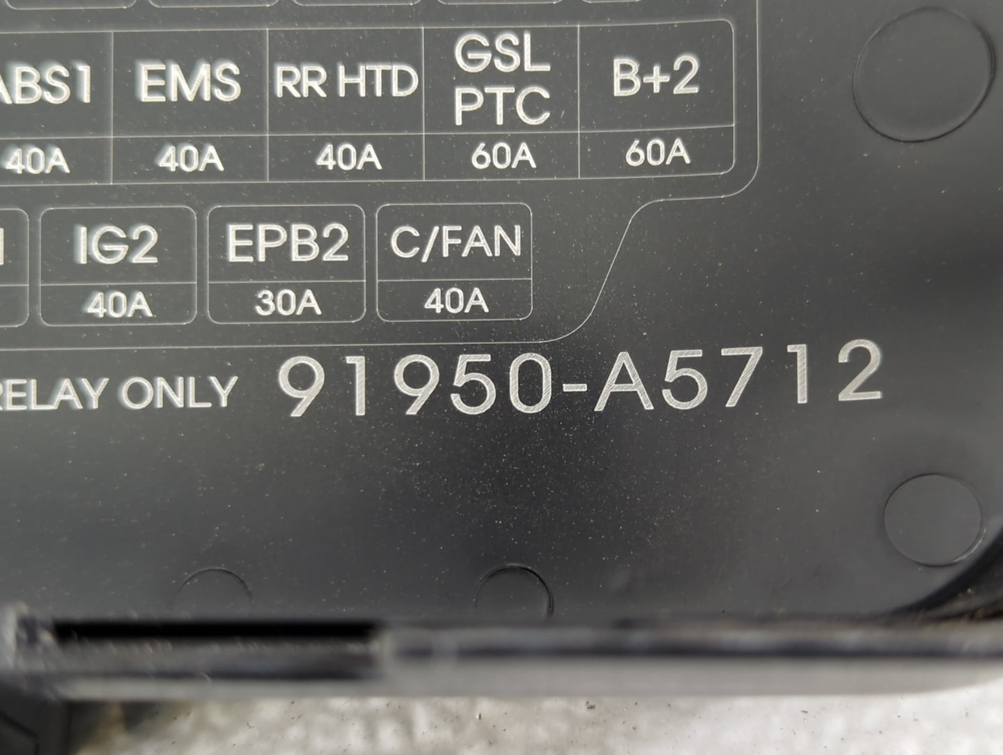 2014-2015 Hyundai Elantra Fusebox Fuse Box Panel Relay Module P/N:91950-A5712 Fits Fits 2014 2015 OEM Used Auto Parts - Oemu
