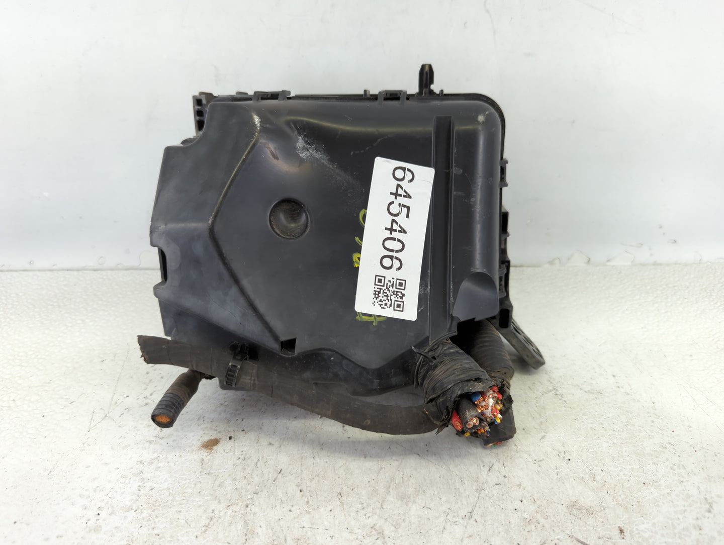 2014-2015 Hyundai Elantra Fusebox Fuse Box Panel Relay Module P/N:91950-A5712 Fits Fits 2014 2015 OEM Used Auto Parts - Oemu