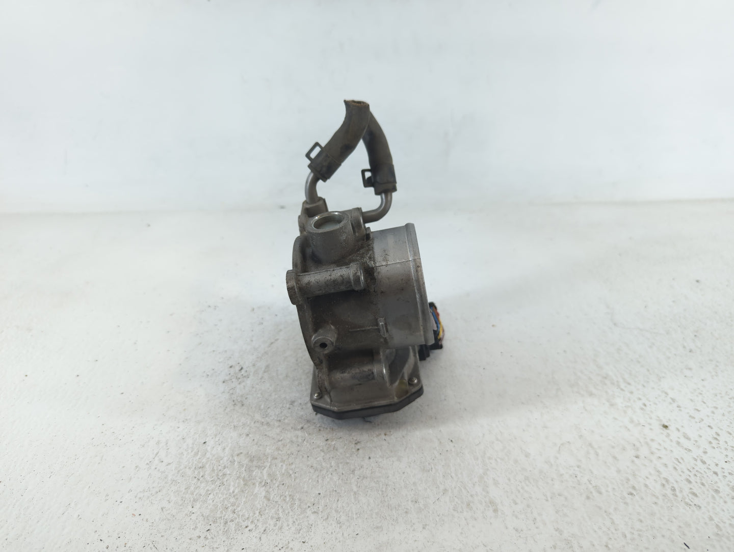2011-2020 Hyundai Elantra Throttle Body P/N:35100-2E000 Fits Fits 2011 2012 2013 2014 2015 2016 2017 2018 2019 2020 2021 OEM