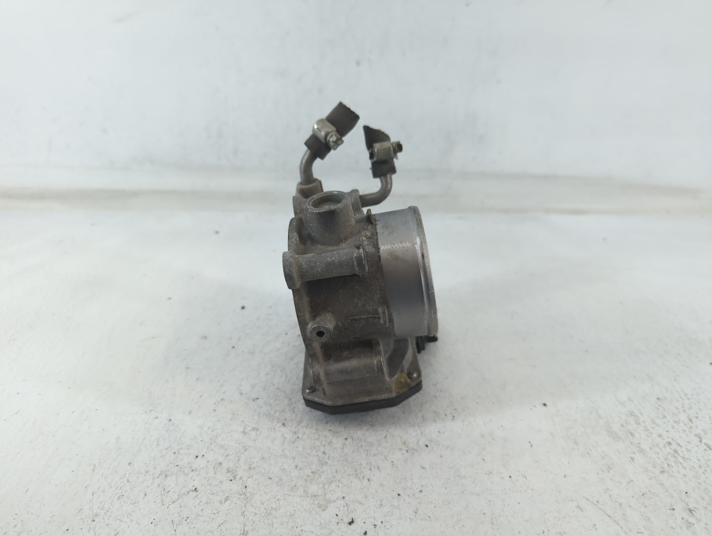 2011-2020 Hyundai Elantra Throttle Body P/N:35100-2E000 Fits Fits 2011 2012 2013 2014 2015 2016 2017 2018 2019 2020 2021 OEM