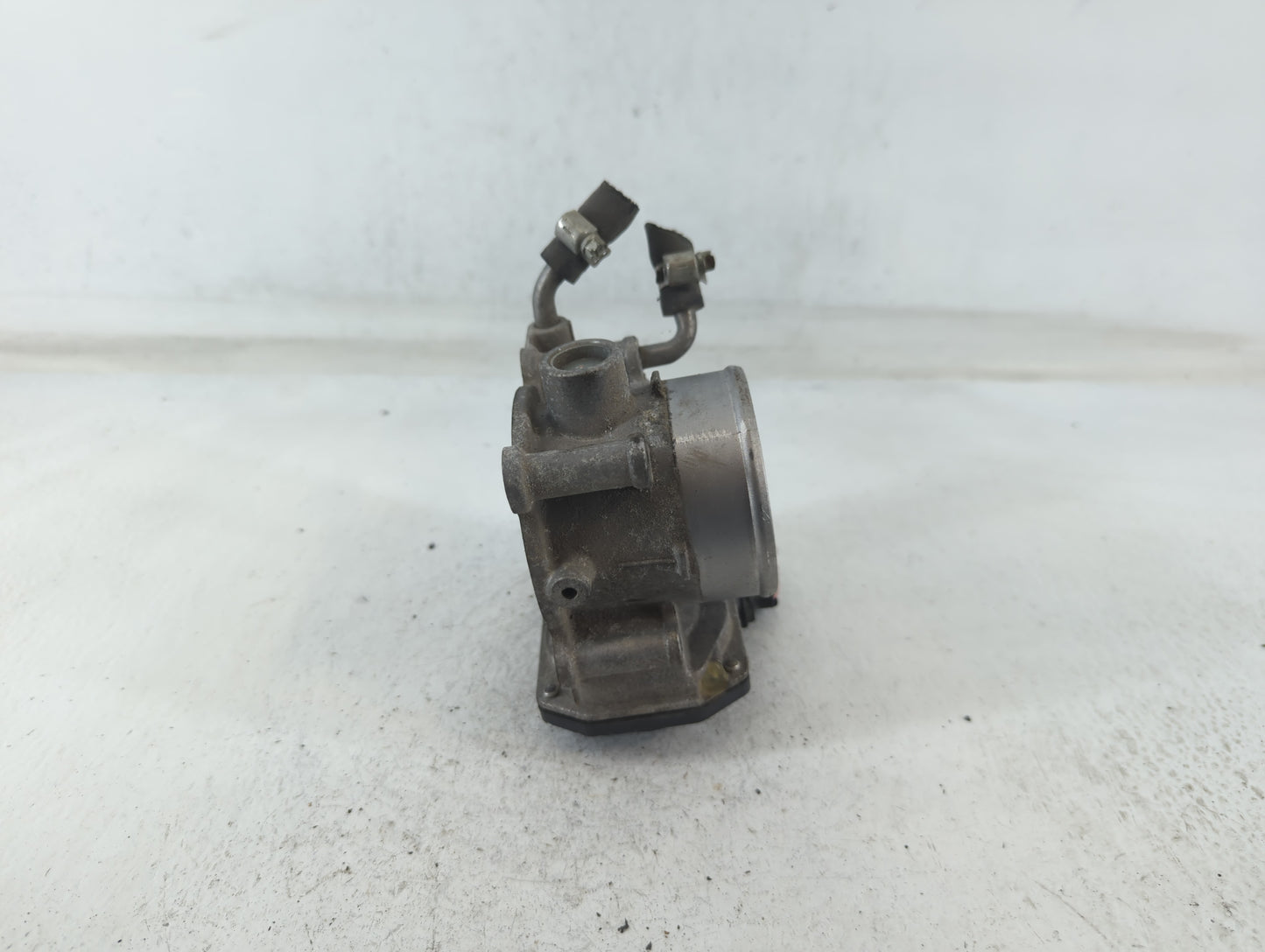 2011-2020 Hyundai Elantra Throttle Body P/N:35100-2E000 Fits Fits 2011 2012 2013 2014 2015 2016 2017 2018 2019 2020 2021 OEM