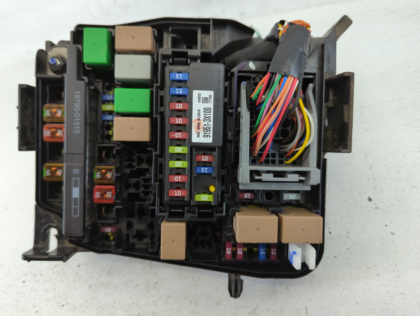 2014-2016 Hyundai Elantra Fusebox Fuse Box Panel Relay Module P/N:91951-3X710 Fits Fits 2014 2015 2016 OEM Used Auto Parts -