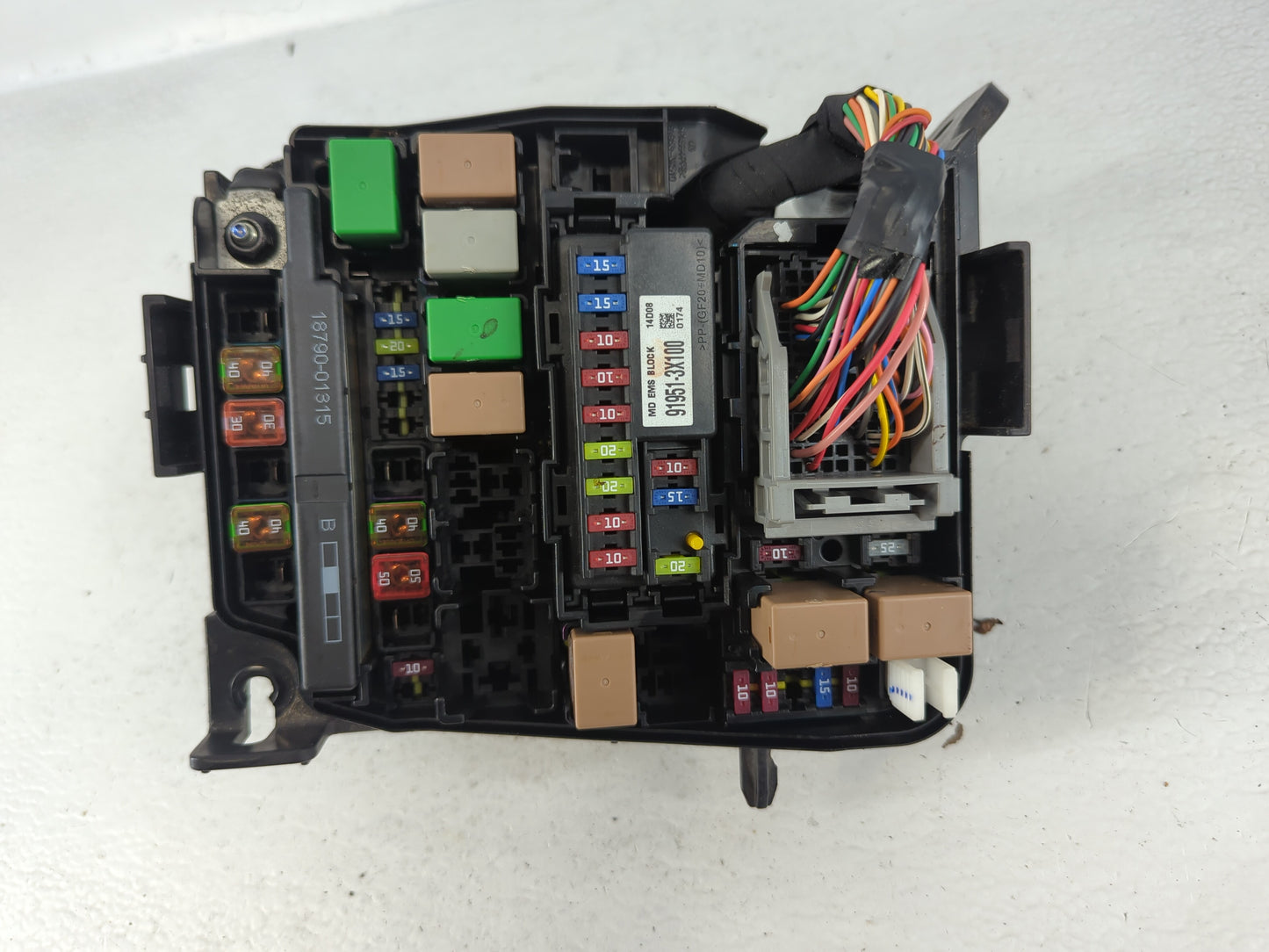 2014-2016 Hyundai Elantra Fusebox Fuse Box Panel Relay Module P/N:91951-3X710 Fits Fits 2014 2015 2016 OEM Used Auto Parts -