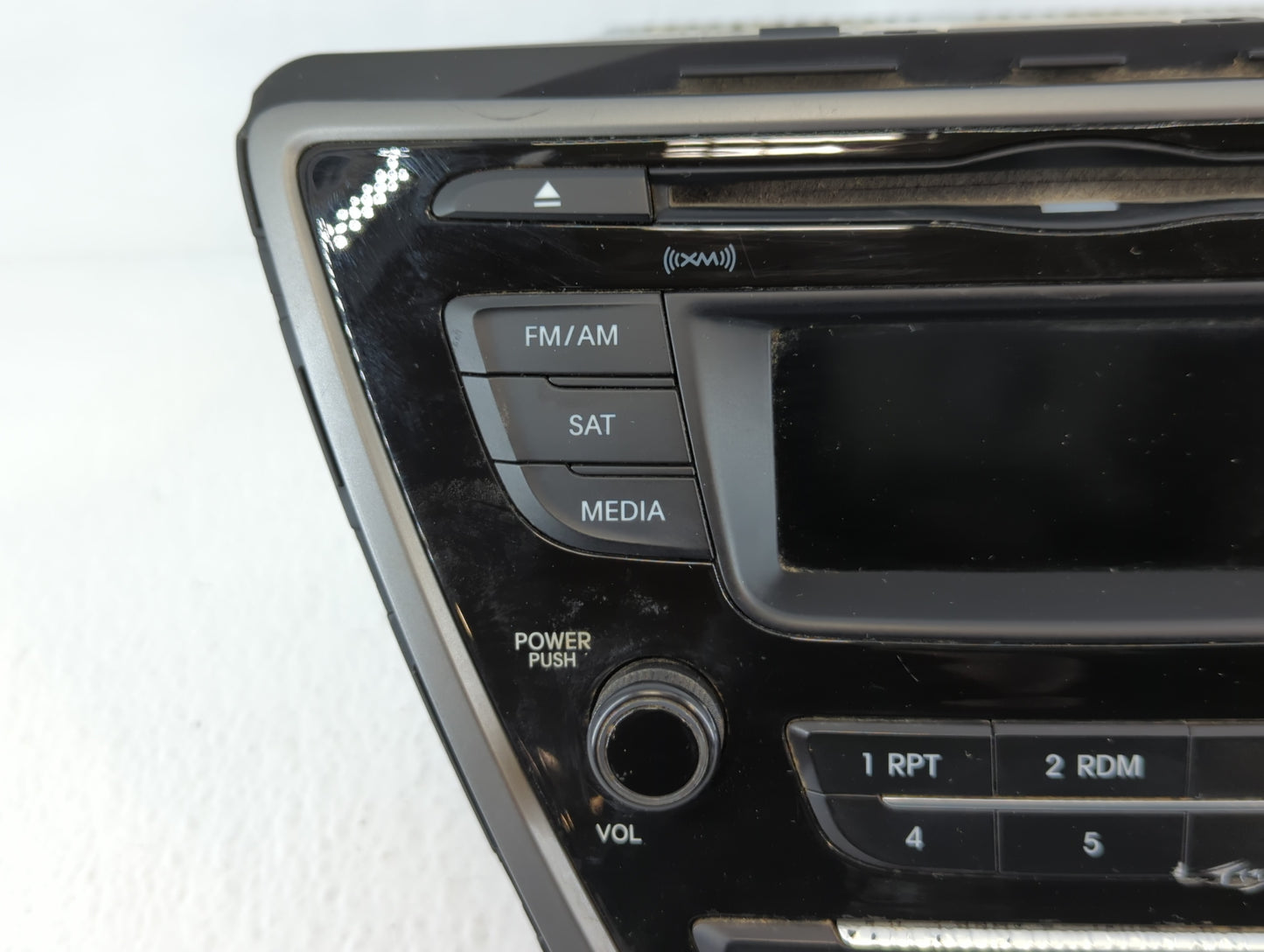 2014-2016 Hyundai Elantra Am Fm Cd Player Radio Receiver - Oemusedautoparts1.com