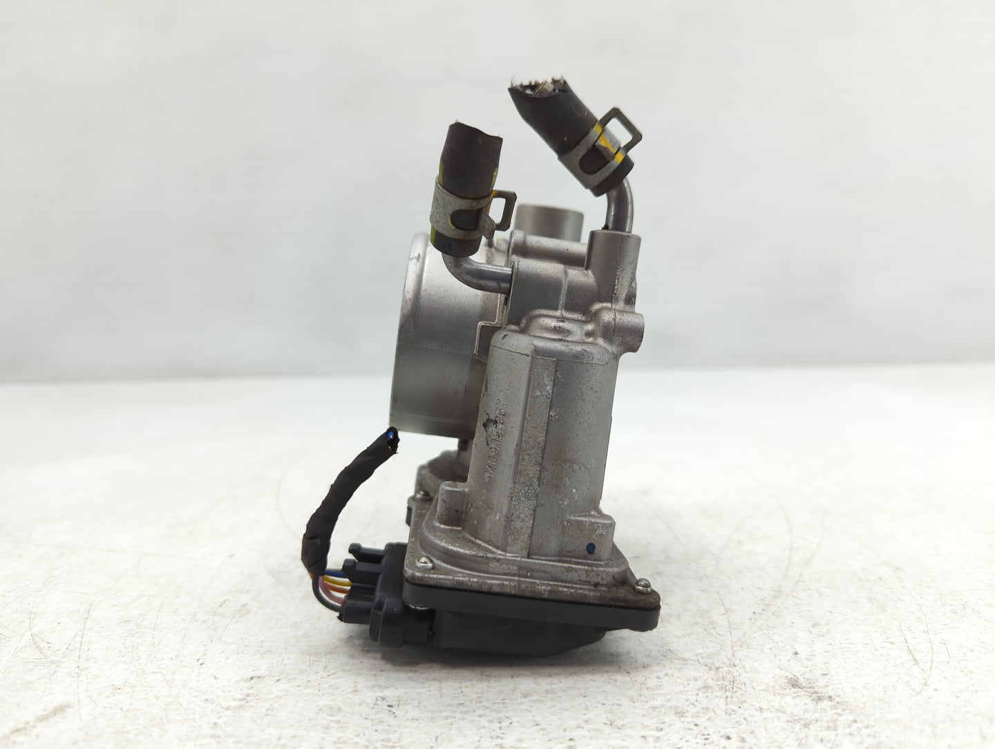 2011-2020 Hyundai Elantra Throttle Body P/N:35100-2E000 Fits Fits 2011 2012 2013 2014 2015 2016 2017 2018 2019 2020 2021 OEM