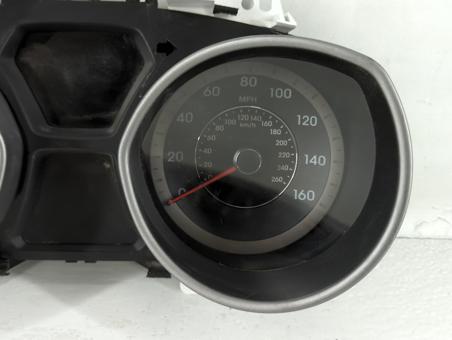 2014-2016 Hyundai Elantra Instrument Cluster Speedometer Gauges P/N:94004-3Y010 Fits Fits 2014 2015 2016 OEM Used Auto Parts