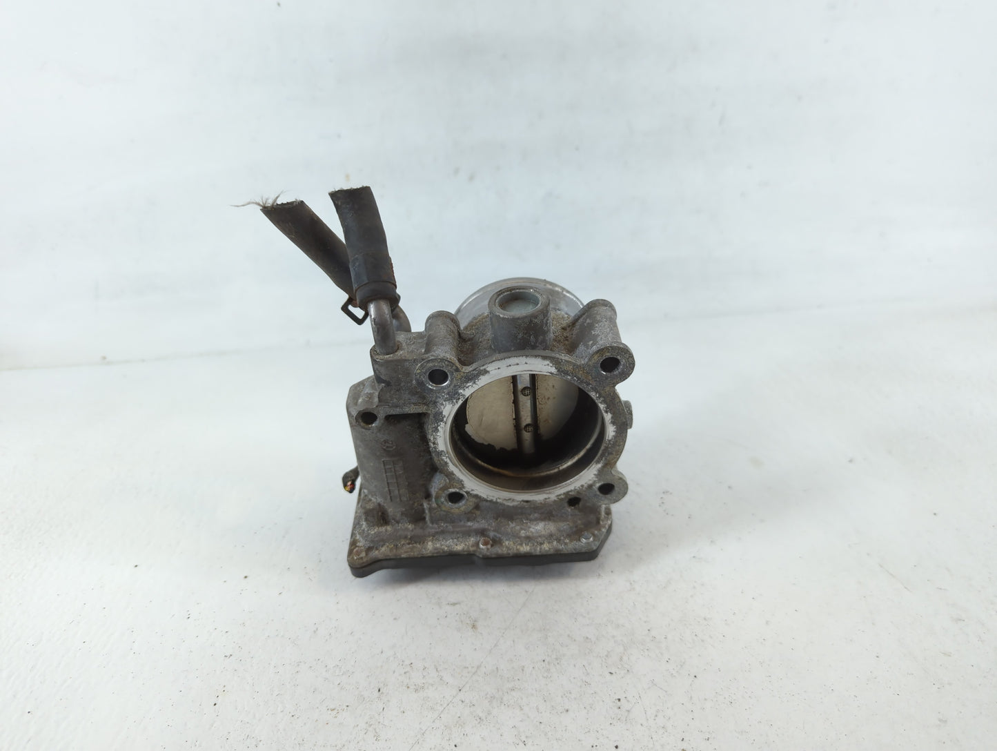 2011-2020 Hyundai Elantra Throttle Body P/N:35100-2E000 Fits Fits 2011 2012 2013 2014 2015 2016 2017 2018 2019 2020 2021 OEM