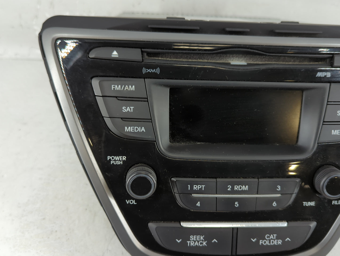 2014-2016 Hyundai Elantra Am Fm Cd Player Radio Receiver - Oemusedautoparts1.com