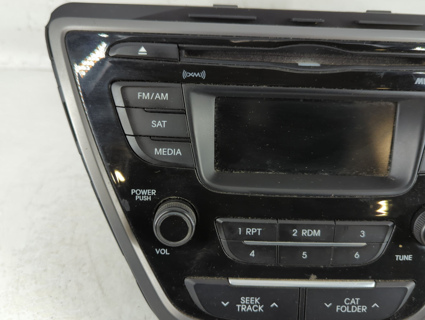 2014-2016 Hyundai Elantra Am Fm Cd Player Radio Receiver - Oemusedautoparts1.com