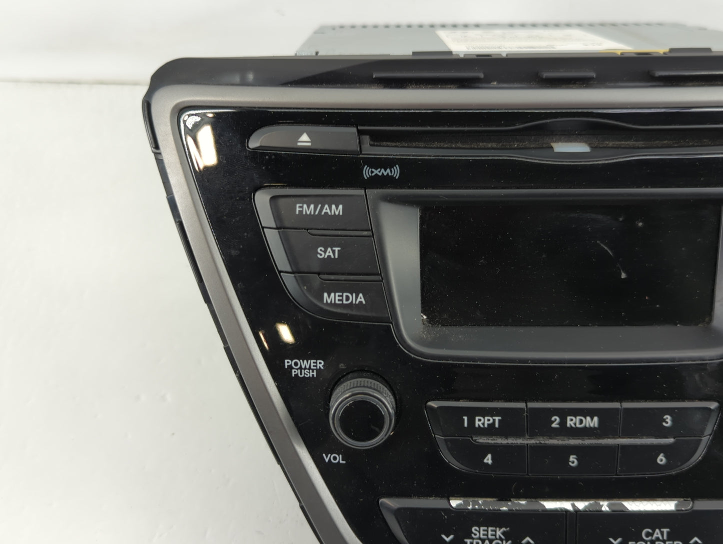 2014-2016 Hyundai Elantra Am Fm Cd Player Radio Receiver - Oemusedautoparts1.com