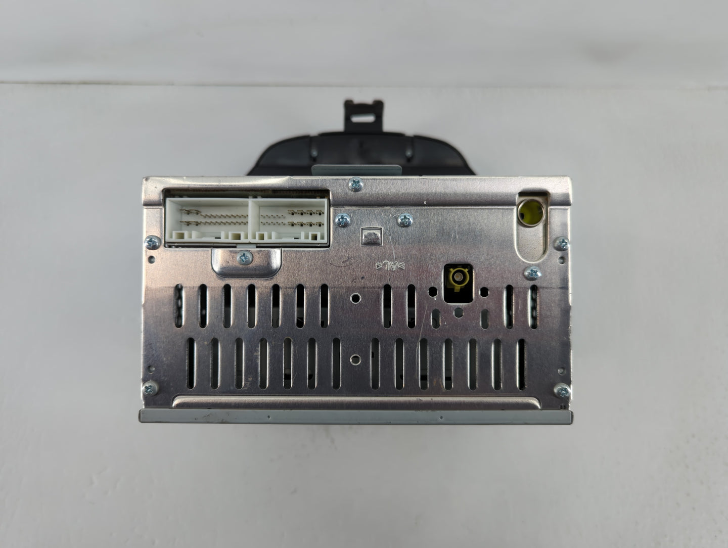 2014-2016 Hyundai Elantra Am Fm Cd Player Radio Receiver - Oemusedautoparts1.com