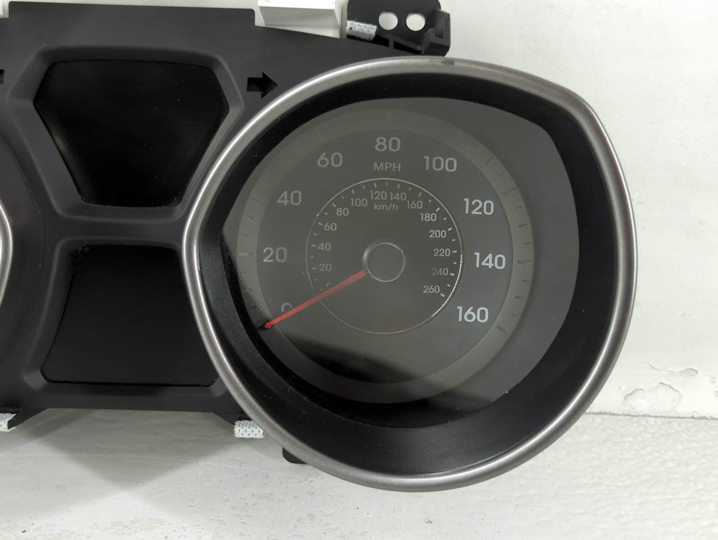 2014-2016 Hyundai Elantra Instrument Cluster Speedometer Gauges P/N:94004-3Y010 Fits Fits 2014 2015 2016 OEM Used Auto Parts