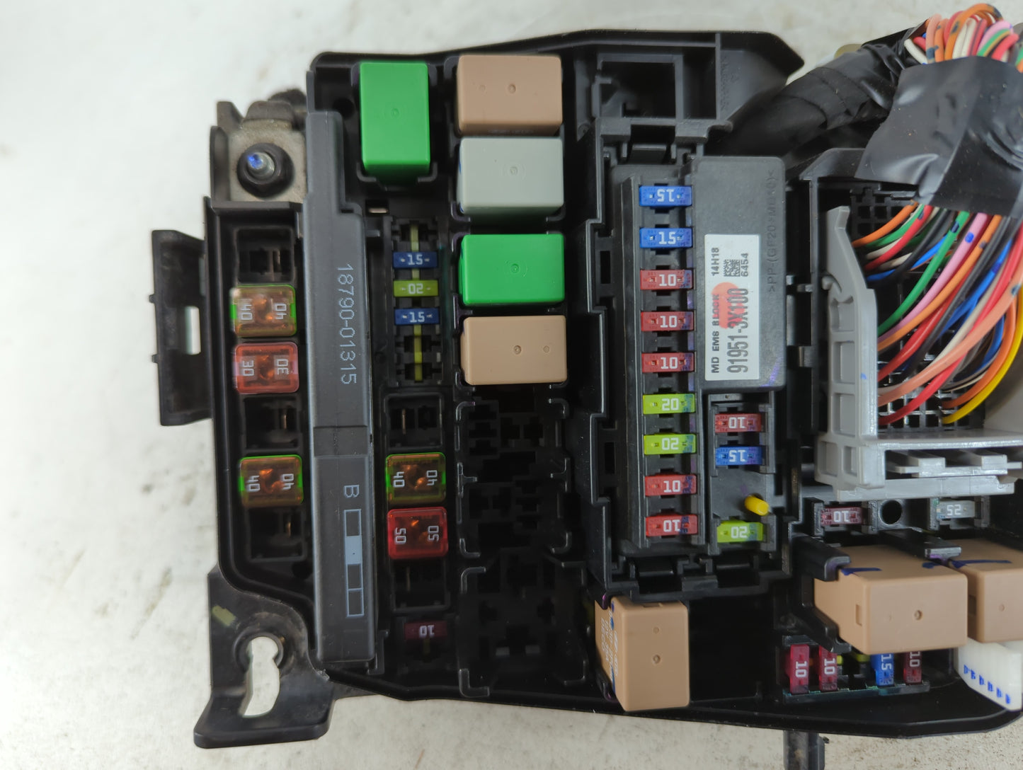2014-2016 Hyundai Elantra Fusebox Fuse Box Panel Relay Module P/N:91951-3X710 Fits Fits 2014 2015 2016 OEM Used Auto Parts -