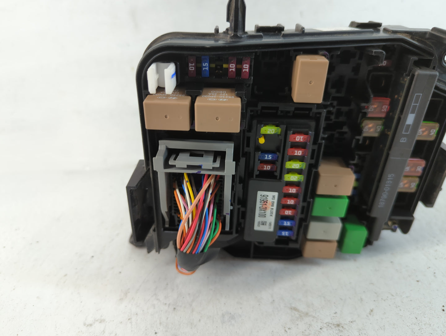 2014-2016 Hyundai Elantra Fusebox Fuse Box Panel Relay Module P/N:VS912013Y060UA Fits Fits 2014 2015 2016 OEM Used Auto Part
