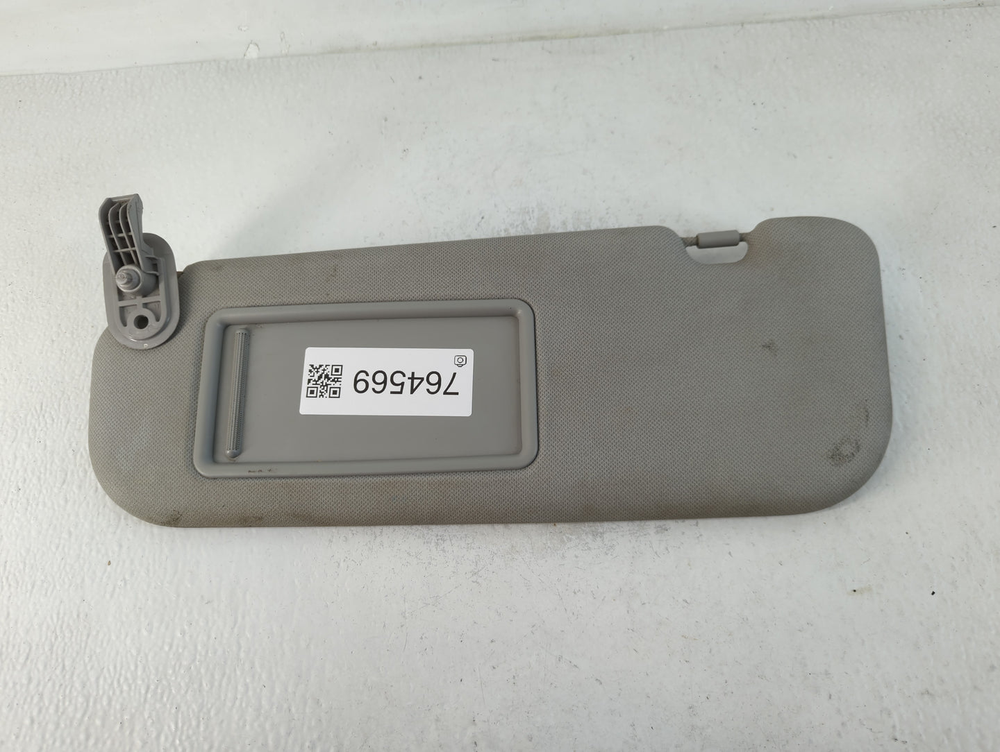 2014-2016 Hyundai Elantra Sun Visor Shade Replacement Passenger Right Mirror Fits Fits 2014 2015 2016 OEM Used Auto Parts - 