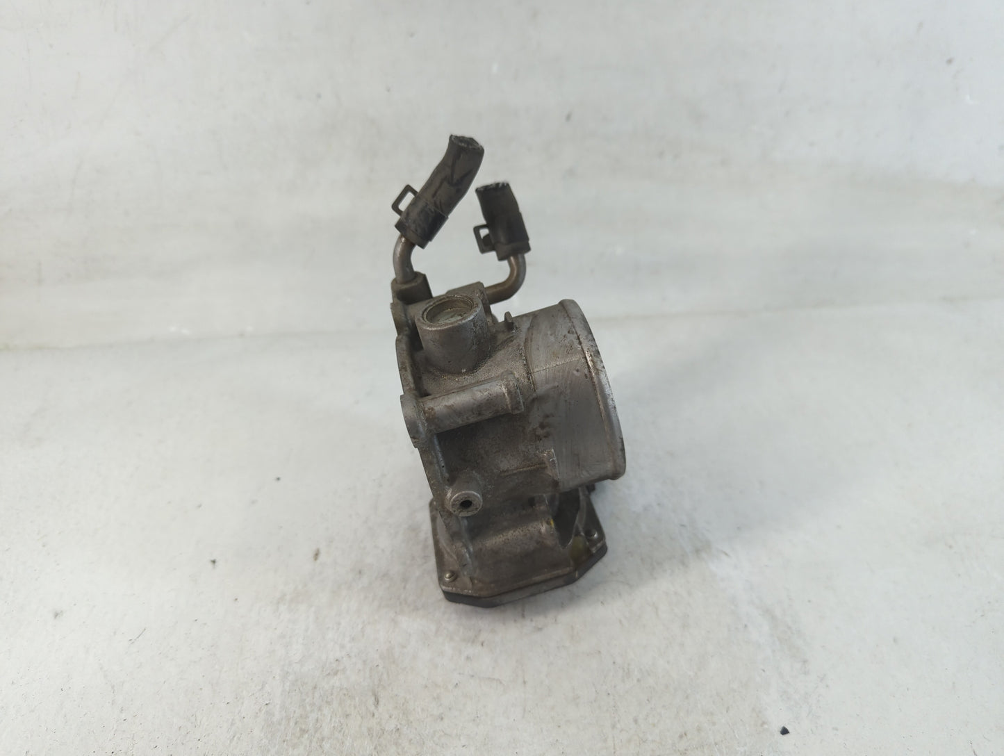 2011-2020 Hyundai Elantra Throttle Body P/N:35100-2E000 Fits Fits 2011 2012 2013 2014 2015 2016 2017 2018 2019 2020 2021 OEM