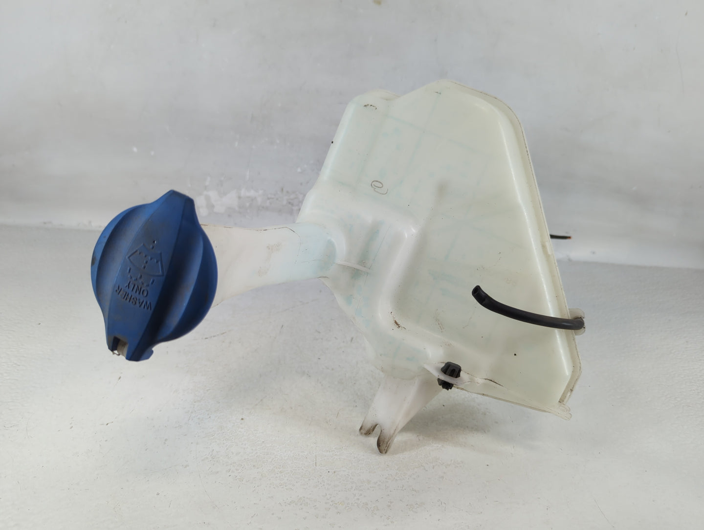 2014-2016 Hyundai Elantra Windshield Washer Fluid Reservoir Bottle Oem - Oemusedautoparts1.com