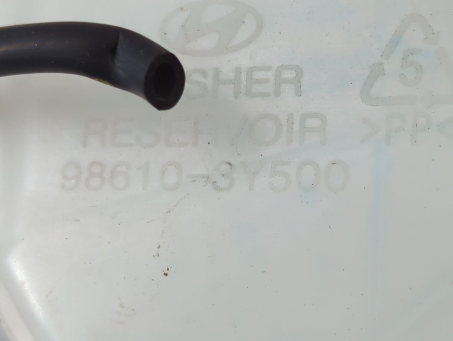 2014-2016 Hyundai Elantra Windshield Washer Fluid Reservoir Bottle Oem - Oemusedautoparts1.com