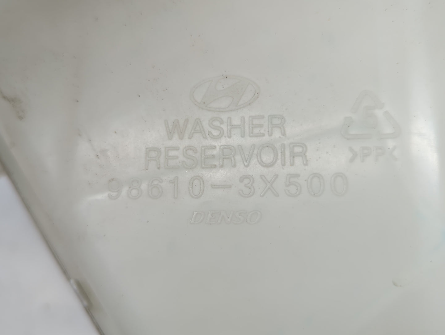 2014-2016 Hyundai Elantra Windshield Washer Fluid Reservoir Bottle Oem - Oemusedautoparts1.com