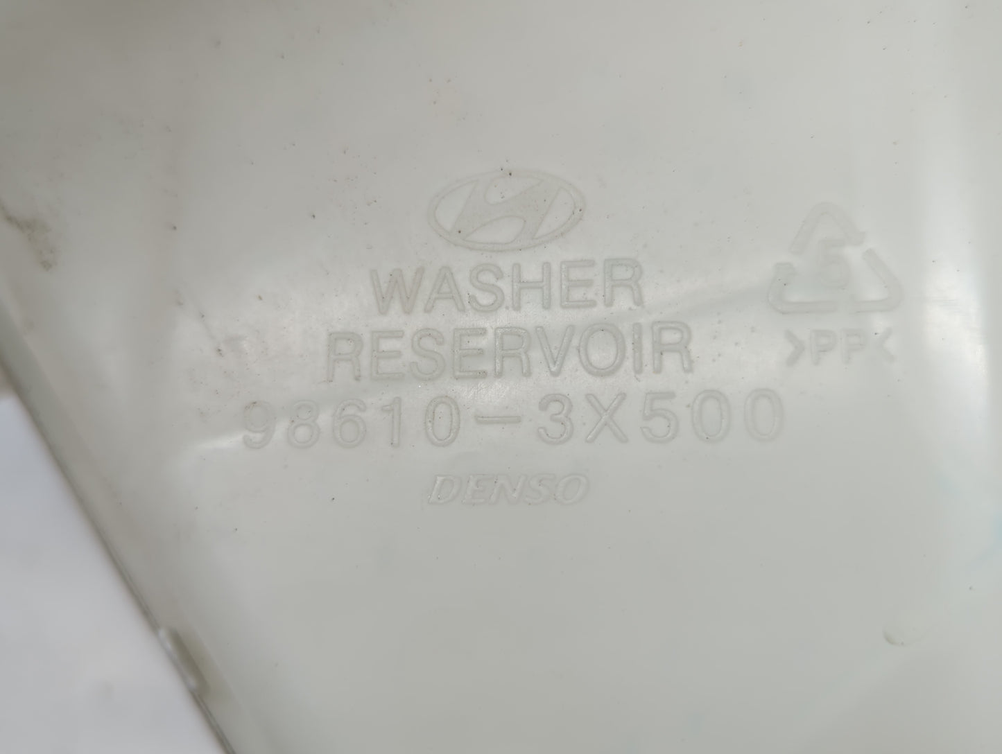2014-2016 Hyundai Elantra Windshield Washer Fluid Reservoir Bottle Oem - Oemusedautoparts1.com