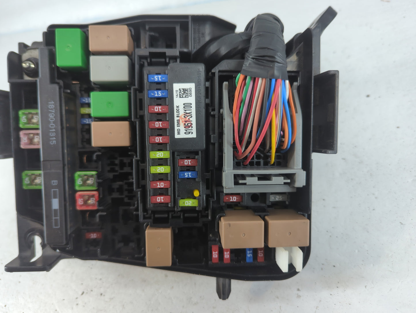 2014-2016 Hyundai Elantra Fusebox Fuse Box Panel Relay Module P/N:91265 3X080 Fits Fits 2014 2015 2016 OEM Used Auto Parts -