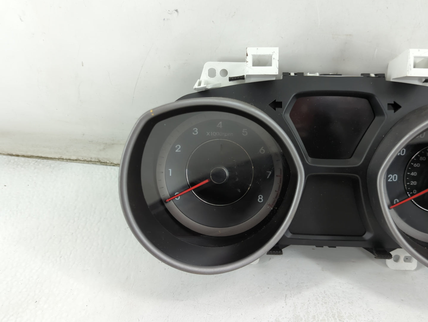 2014-2016 Hyundai Elantra Instrument Cluster Speedometer Gauges P/N:94004-3X240 Fits Fits 2014 2015 2016 OEM Used Auto Parts