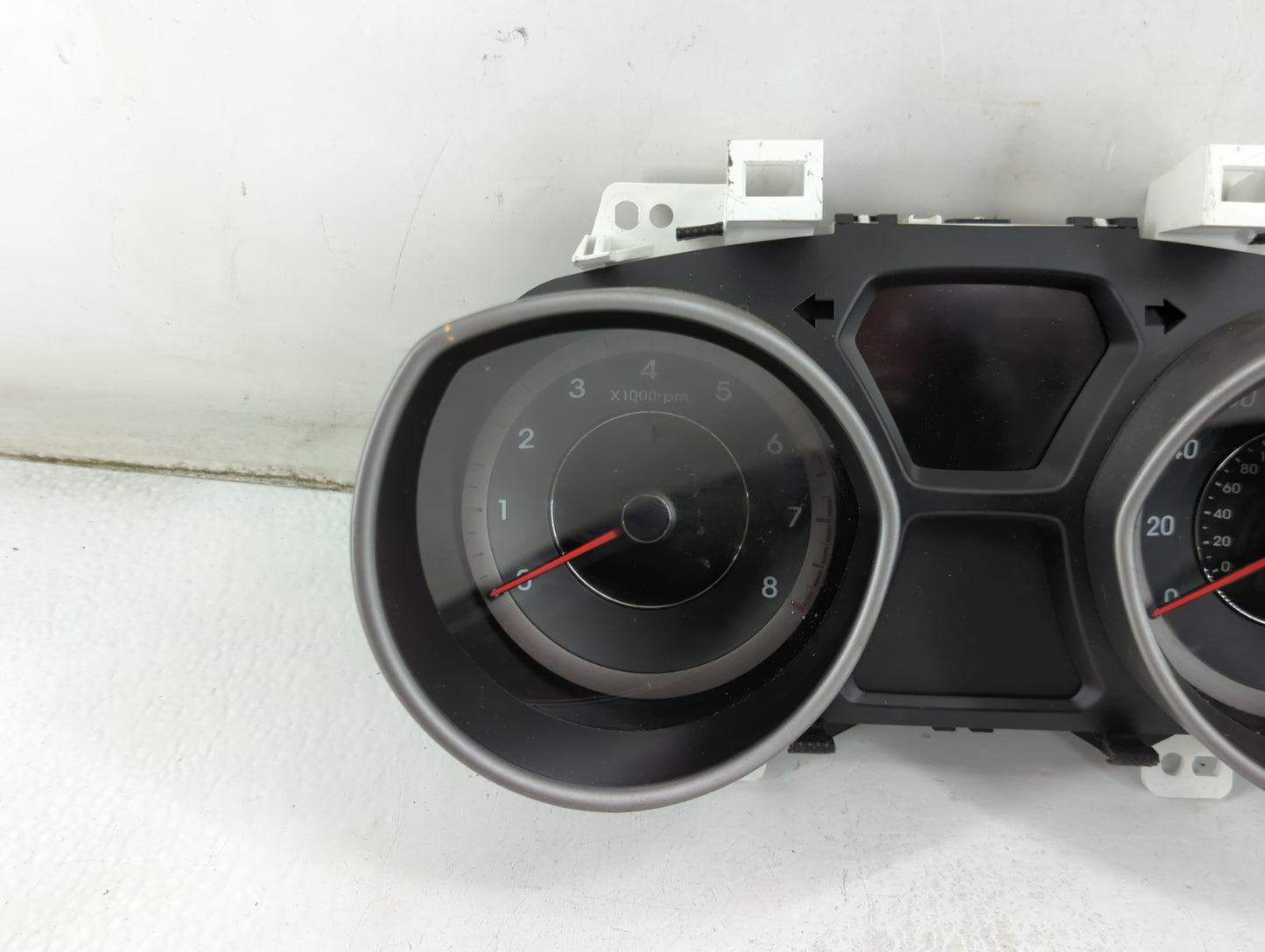 2014-2016 Hyundai Elantra Instrument Cluster Speedometer Gauges P/N:94004-3X240 Fits Fits 2014 2015 2016 OEM Used Auto Parts