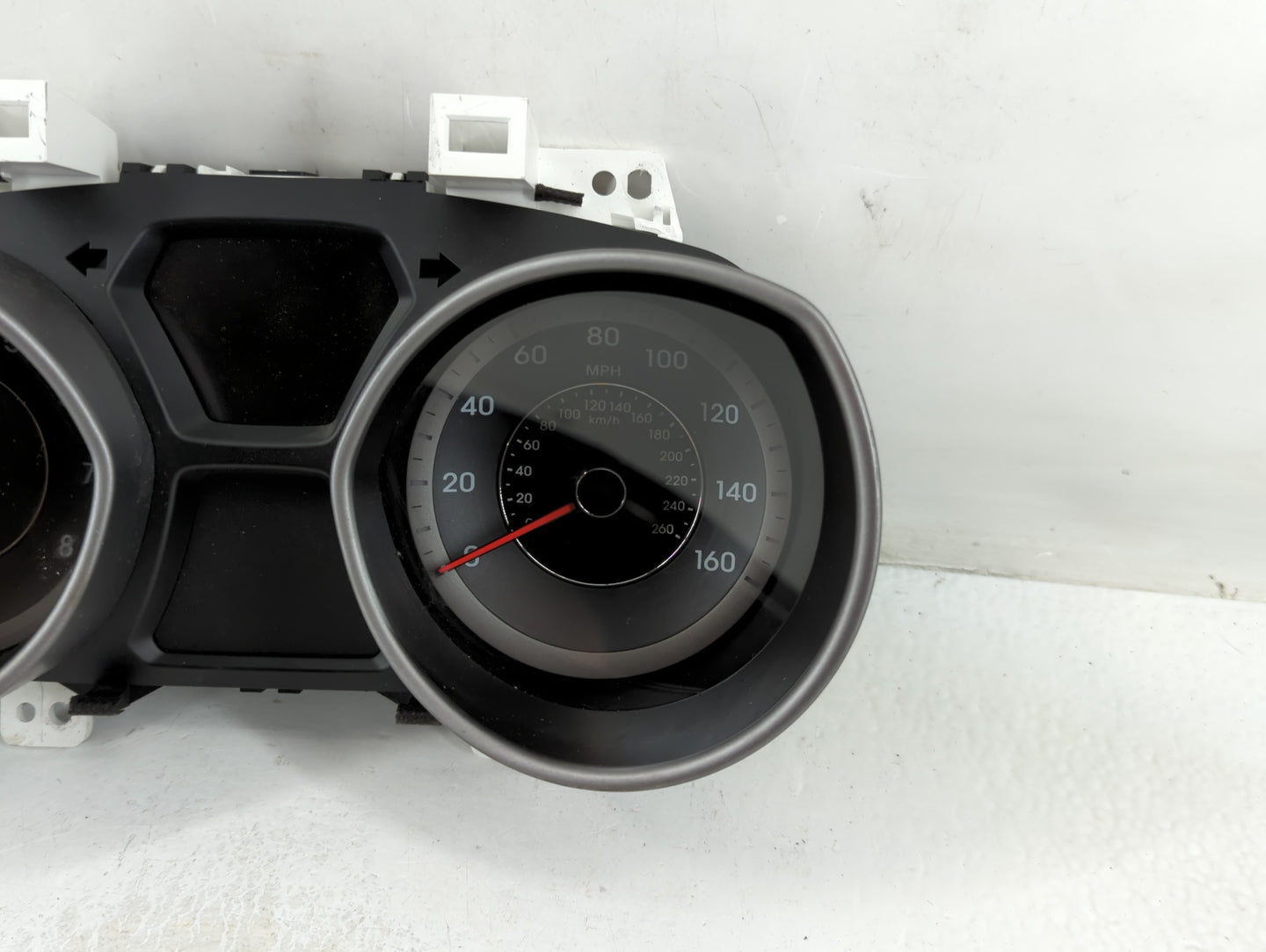 2014-2016 Hyundai Elantra Instrument Cluster Speedometer Gauges P/N:94004-3X240 Fits Fits 2014 2015 2016 OEM Used Auto Parts