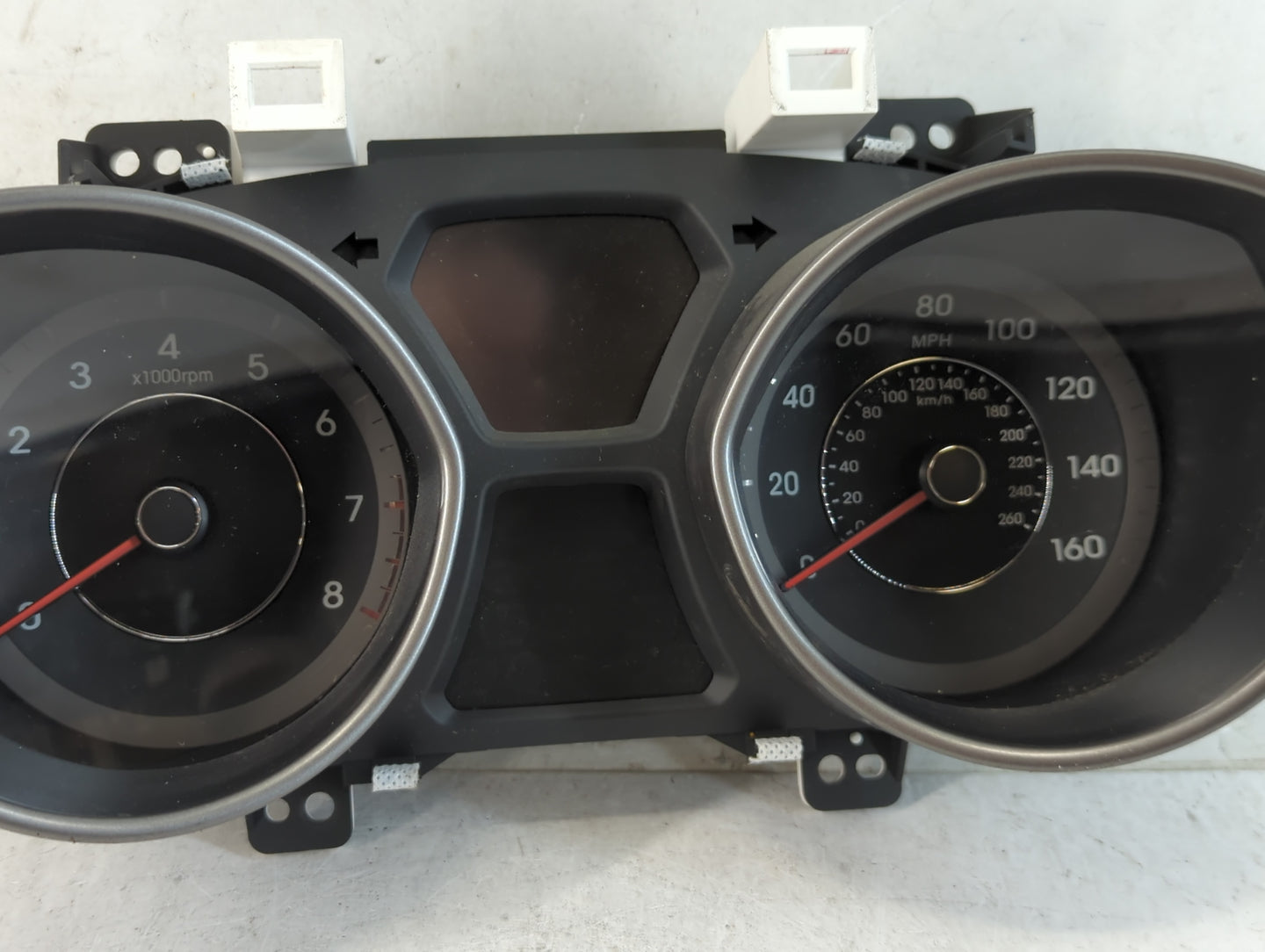 2014-2016 Hyundai Elantra Instrument Cluster Speedometer Gauges P/N:94004-3Y010 Fits Fits 2014 2015 2016 OEM Used Auto Parts