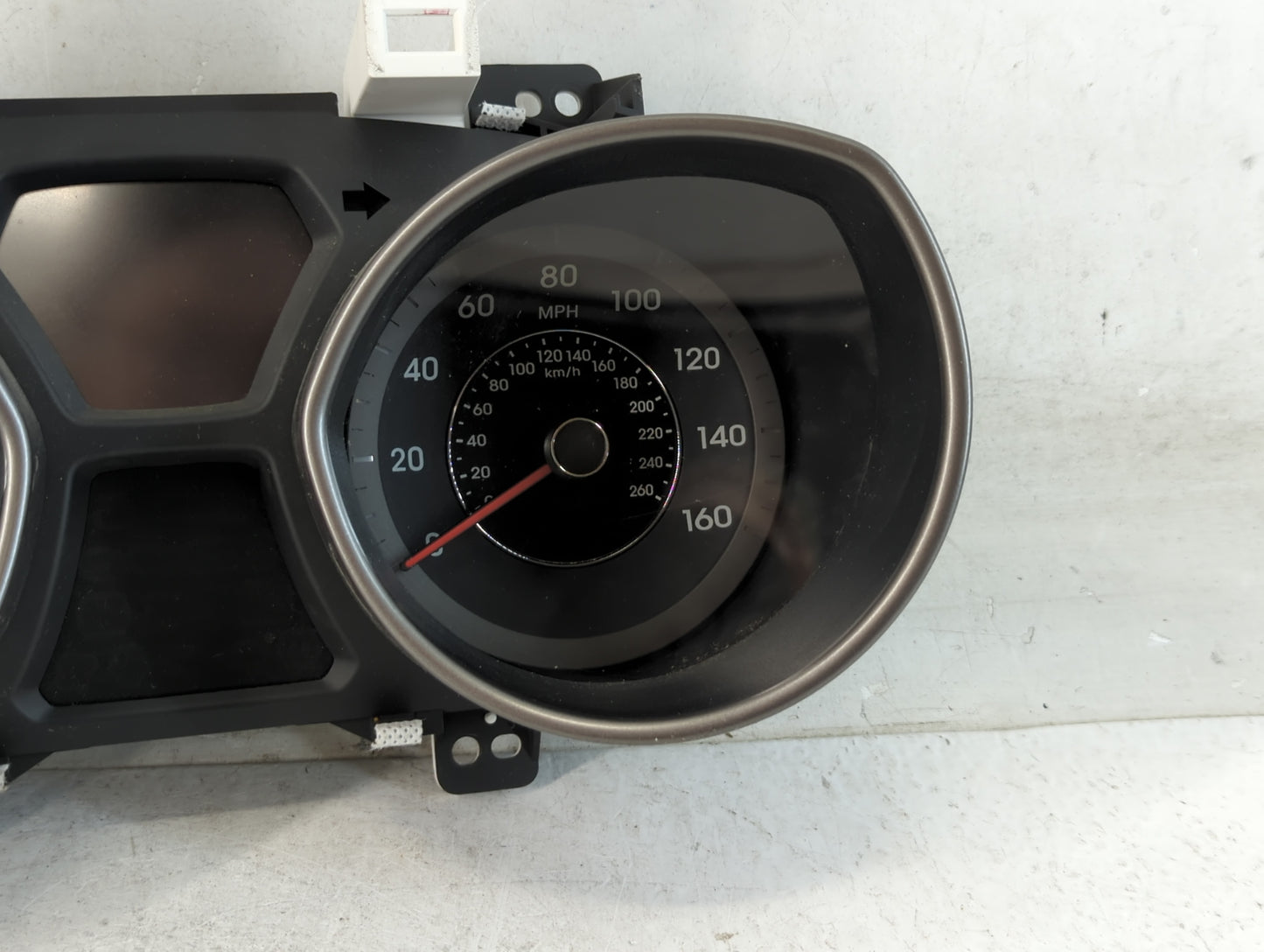 2014-2016 Hyundai Elantra Instrument Cluster Speedometer Gauges P/N:94004-3Y010 Fits Fits 2014 2015 2016 OEM Used Auto Parts