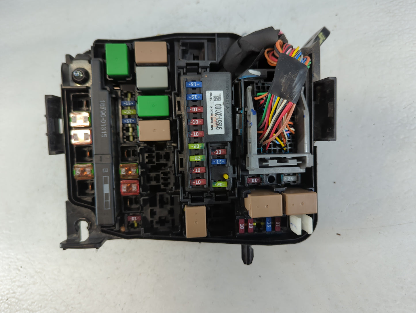 2014-2015 Hyundai Elantra Fusebox Fuse Box Panel Relay Module P/N:91951-3X710 Fits Fits 2014 2015 OEM Used Auto Parts - Oemu