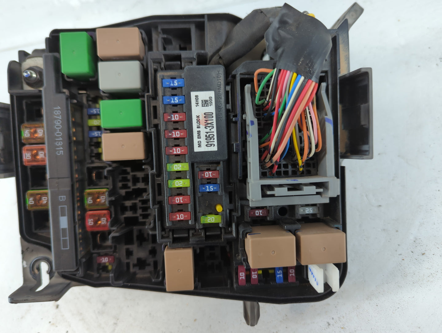 2014-2016 Hyundai Elantra Fusebox Fuse Box Panel Relay Module P/N:91951-3X710 Fits Fits 2014 2015 2016 OEM Used Auto Parts -