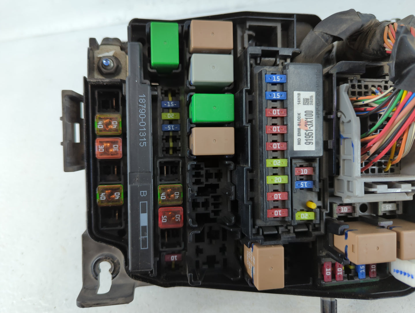 2014-2016 Hyundai Elantra Fusebox Fuse Box Panel Relay Module P/N:91951-3X710 Fits Fits 2014 2015 2016 OEM Used Auto Parts -