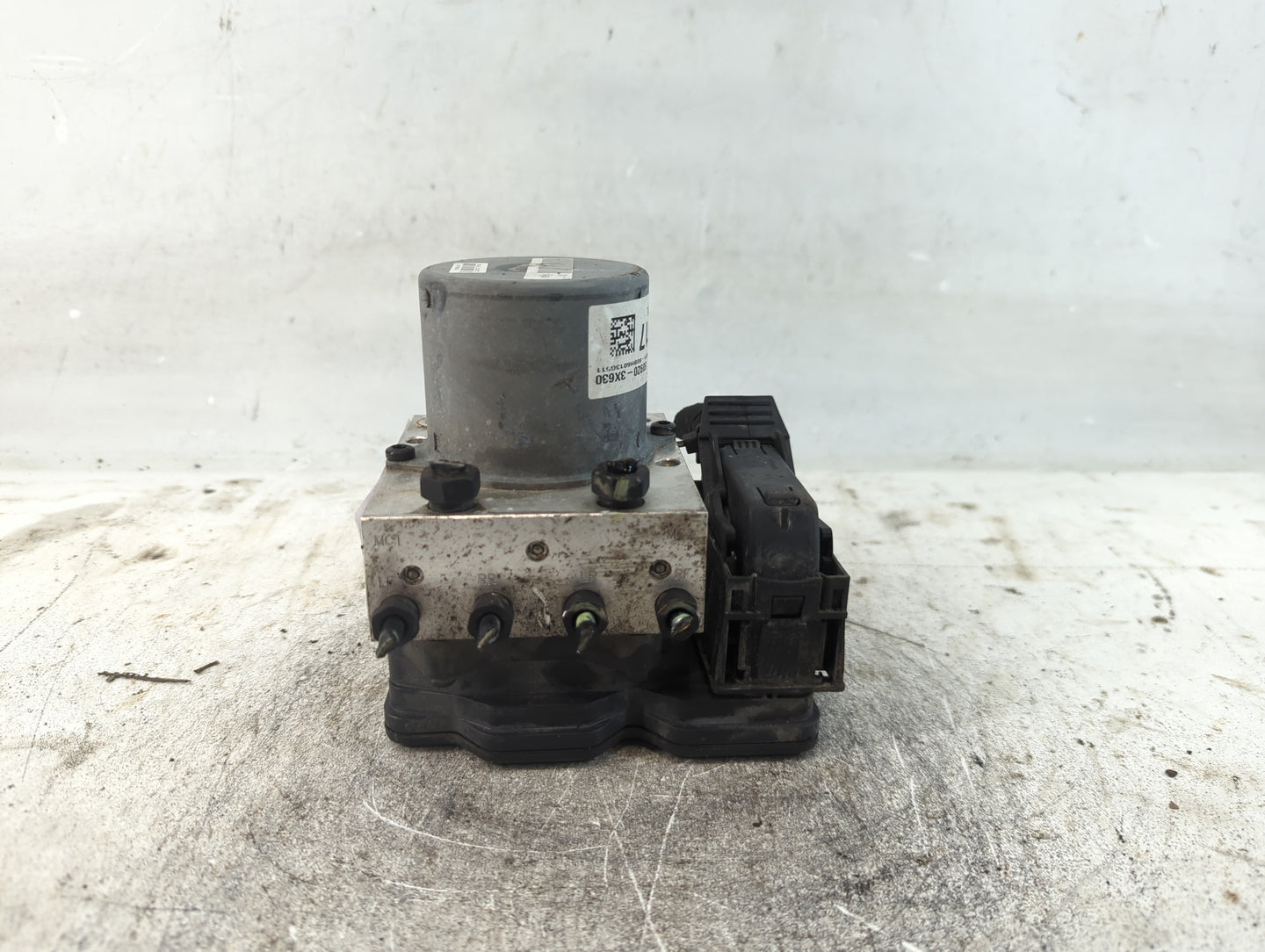 2014-2016 Hyundai Elantra ABS Pump Control Module Replacement P/N:58920-3X630 Fits Fits 2014 2015 2016 OEM Used Auto Parts -