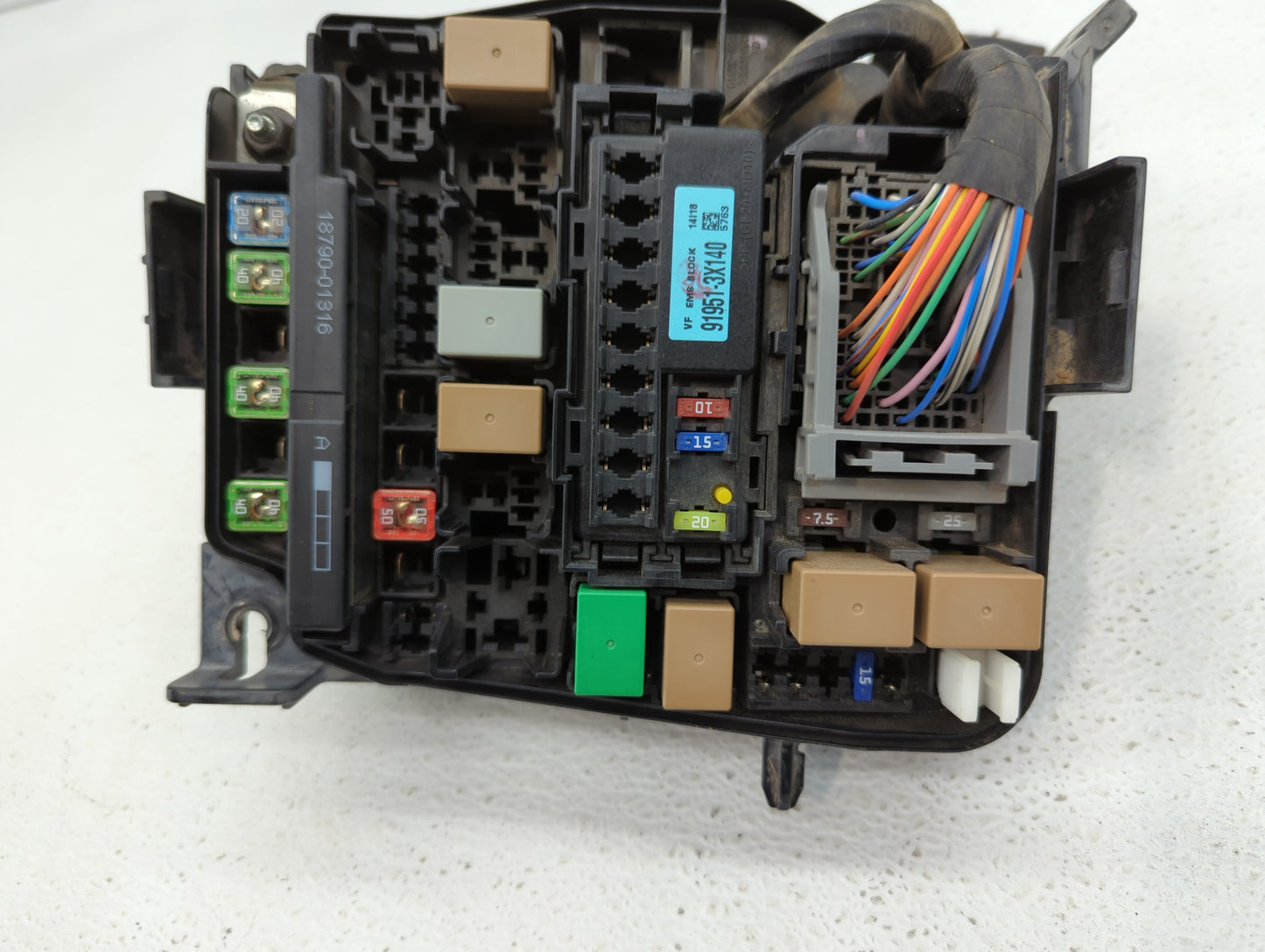 2014-2015 Hyundai Elantra Gt Fusebox Fuse Box Panel Relay Module P/N:91950-A5712 Fits Fits 2014 2015 OEM Used Auto Parts - O