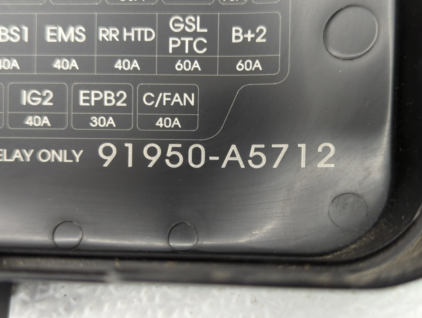 2014-2015 Hyundai Elantra Gt Fusebox Fuse Box Panel Relay Module P/N:91950-A5712 Fits Fits 2014 2015 OEM Used Auto Parts - O
