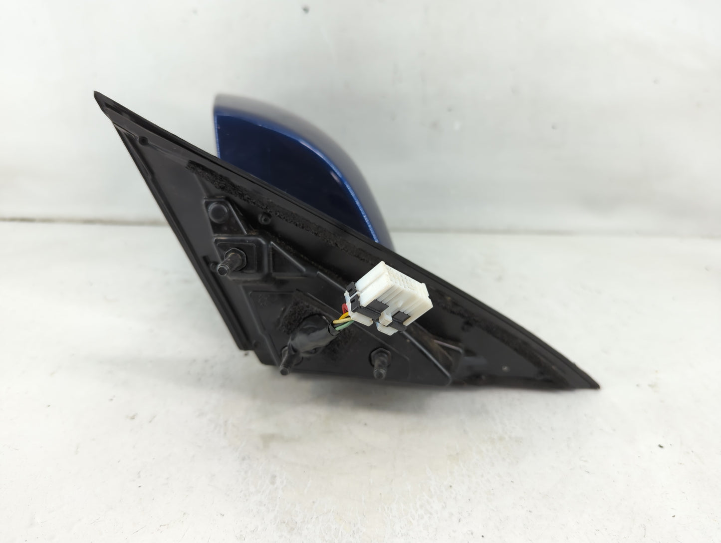 2009-2016 Hyundai Genesis Driver Side View Mirror - Left Door Mirror OEM Used - Oemusedautoparts1.com