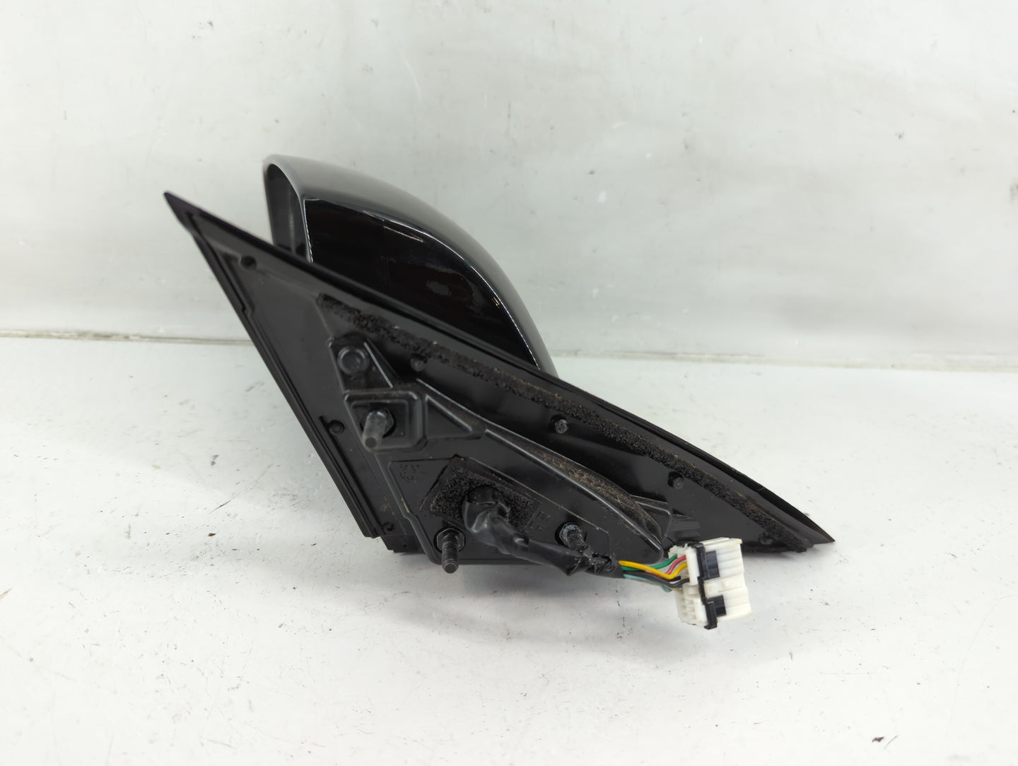 2009-2016 Hyundai Genesis Driver Side View Mirror - Left Door Mirror OEM Used - Oemusedautoparts1.com