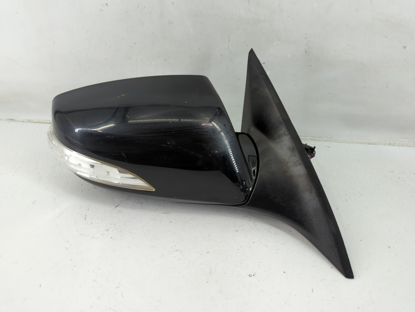 2009-2016 Hyundai Genesis Passenger Side View Mirror - Right Door Mirror OEM Used - Oemusedautoparts1.com