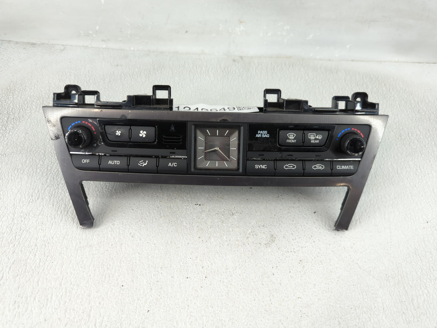 2015-2016 Hyundai Genesis Climate Control Module Temperature AC/Heater Replacement Fits Fits 2015 2016 2017 OEM Used Auto Pa