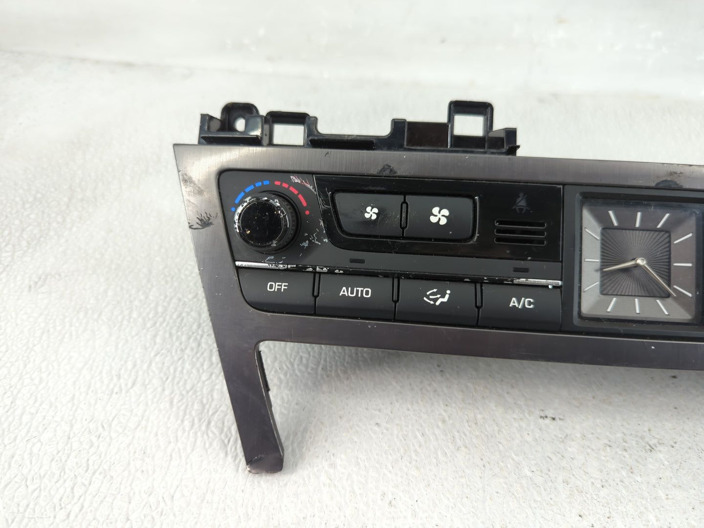 2015-2016 Hyundai Genesis Climate Control Module Temperature AC/Heater Replacement Fits Fits 2015 2016 2017 OEM Used Auto Pa